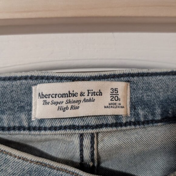 NWT Abercrombie & Fitch | High Rise Super Skinny Jeans with Criss-Cross Waist - Picture 6 of 10